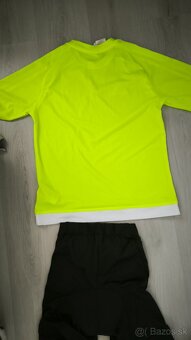 Originál tričko Adidas v 164 a  cyklistické nohavice Decathl - 2