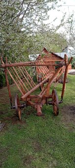 Starý drevený konský voz - rebriňak - 2
