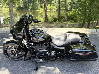 HARLEY DAVIDSON STREET GLIDE FLHX 117 - 2