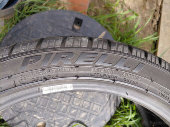 1ks zimna Pirelli 225/40R18 - 2