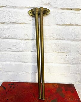 Starožitný otočný držiak na uteráky - 2