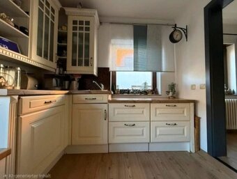 Venkovská kuchyně s lavicí a spotřebiči,5861 - 2