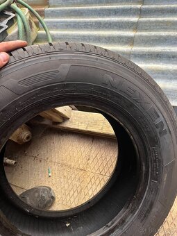 Nexen 215/70 r15C - 2