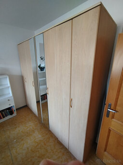 Šatníková skriňa - 2