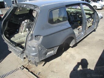 zadny blatnik VW Passat B8 combi - 2