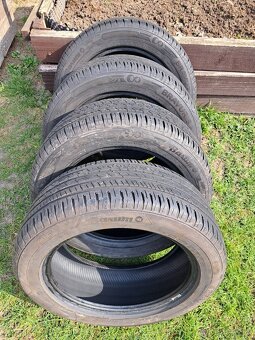 Letne pneu 215/55 r17 - 2