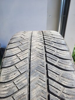 Michelin Alpin 235/40 R19 - 2