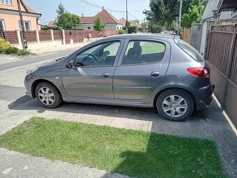 Peugeot 206+ - 2