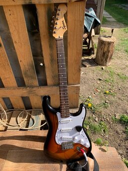 Squier stratocaster by fender - 2