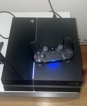 Predám PS4 - 2