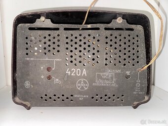 Starožitné bakelitové rádio značky Tesla 420A - 2