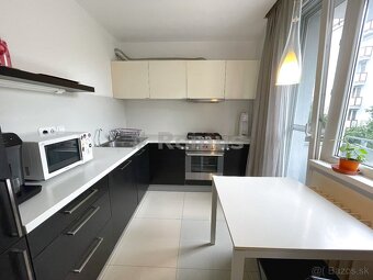 Nájom 2 i byt, Sibirska, výťah, balkón /Rent 2room apartment - 2