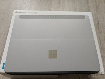 Predám notebook Microsoft Surface GO 3 - 2