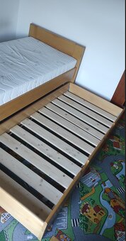 Masívna buková posteľ 90×200 s prístelkou – TOP stav, rošt + - 2