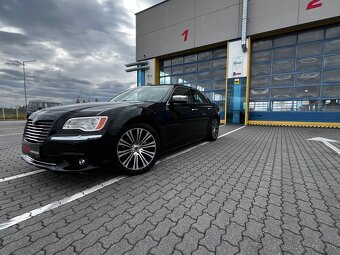 Lancia Thema 3.0, Chrysler 300C,176 kw, Automat - 2