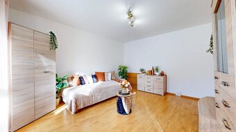 1 (až 1,5) izbový byt, Hemerkova ul, 36 m2, lodžia, upravený - 2