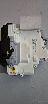 Audi A6 Zámok dverí vodiča  nový - 2