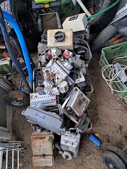 ELEKTROINŠTALAČNÝ MATERIAL -použitý - 2