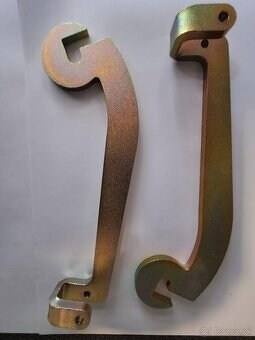 upinak na retaze - 2