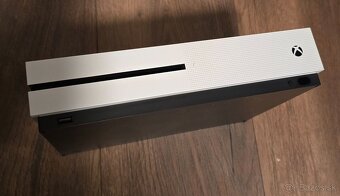 Xbox One S + ovládač + HDMI kábel - 2