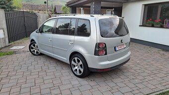 Volkswagen Touran 2.0 TDI Xenon - 2