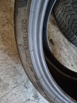 Michelin 235/35 R19 - 2