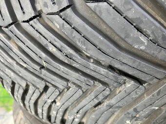 Predám Michelin Crossclimate2 R18 225/50 95W - 2