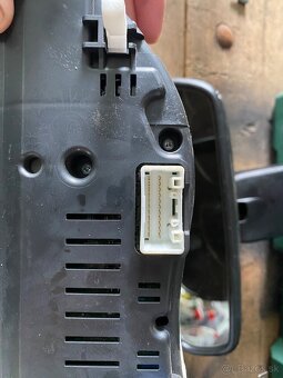 Toyota avensis tachometer - 2