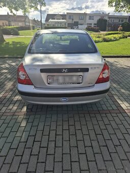 Hyundai Elantra 1,6 benzín - 2