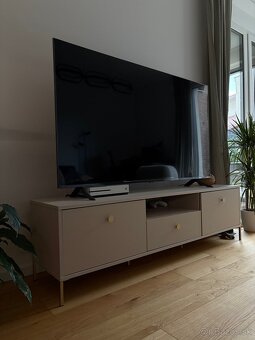Skrinka pod TV - 2