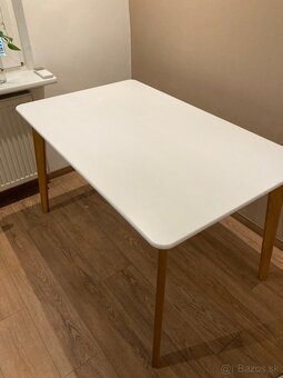 Predám jedálenský stôl JEGIND – biela/prírodná, 130×80 cm (J - 2