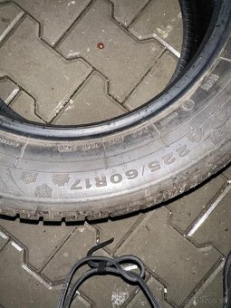 Zimne pneu Dunlop 225/60 r17 - 2
