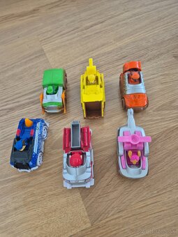 Paw patrol kovove auticka - 2