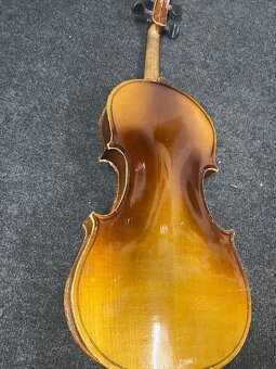 husle 4/4 - 2