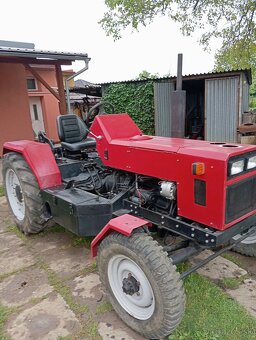 Domáci traktor s náradím - 2