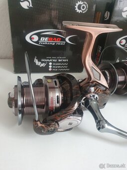 Predam 2 nove navijaky DEBAO,cievka 1000,2 ks-70 eur - 2