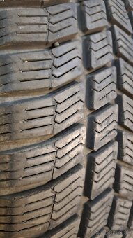 Predám 4ks jazdené zimné 185/60r15-88T Barum - 2