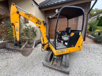 Minibager JCB 8015 + brzdeny prives dopravnik 2600kg - 2