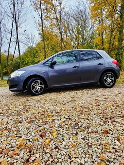 Toyota Auris REZERVOVANÉ - 2
