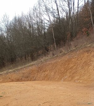 Darujem - zadarmo zásypovú zem - zeminu za odvoz - 2