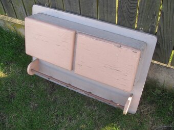 starožitná skřínka,police - 2