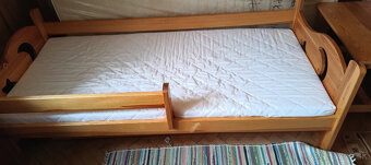 Drevená posteľ - 2
