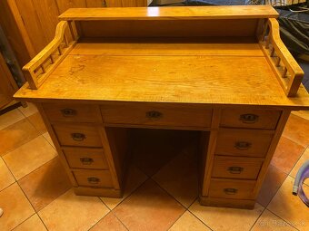 Pisaci stol - 2