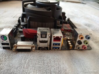 Asus B150i + Intel i5 6600 - 2