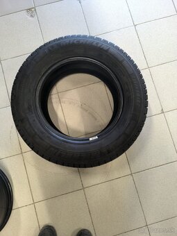 Michelin AGILIS 235/65 R16C - 2