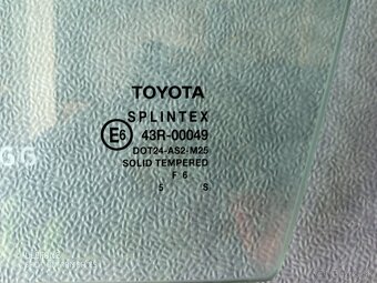 Skla dveri predne aj zadne pre Toyota Carina e LB - 2