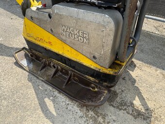Reverzná vibračná doska Wacker Neuson DPU 5545 Heap 447kg - 2