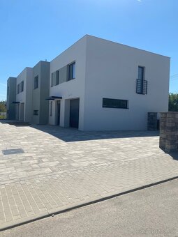 Na predaj ponúkam 5 izbovú novostavbu rodinného domu. - 2