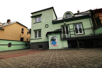 PREDAJ POLYFUNKČNÁ VILA BLÍZKO CENTRA MESTA - 2