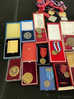 Medaile vyznamenania vojna Militarie odznaky - 2